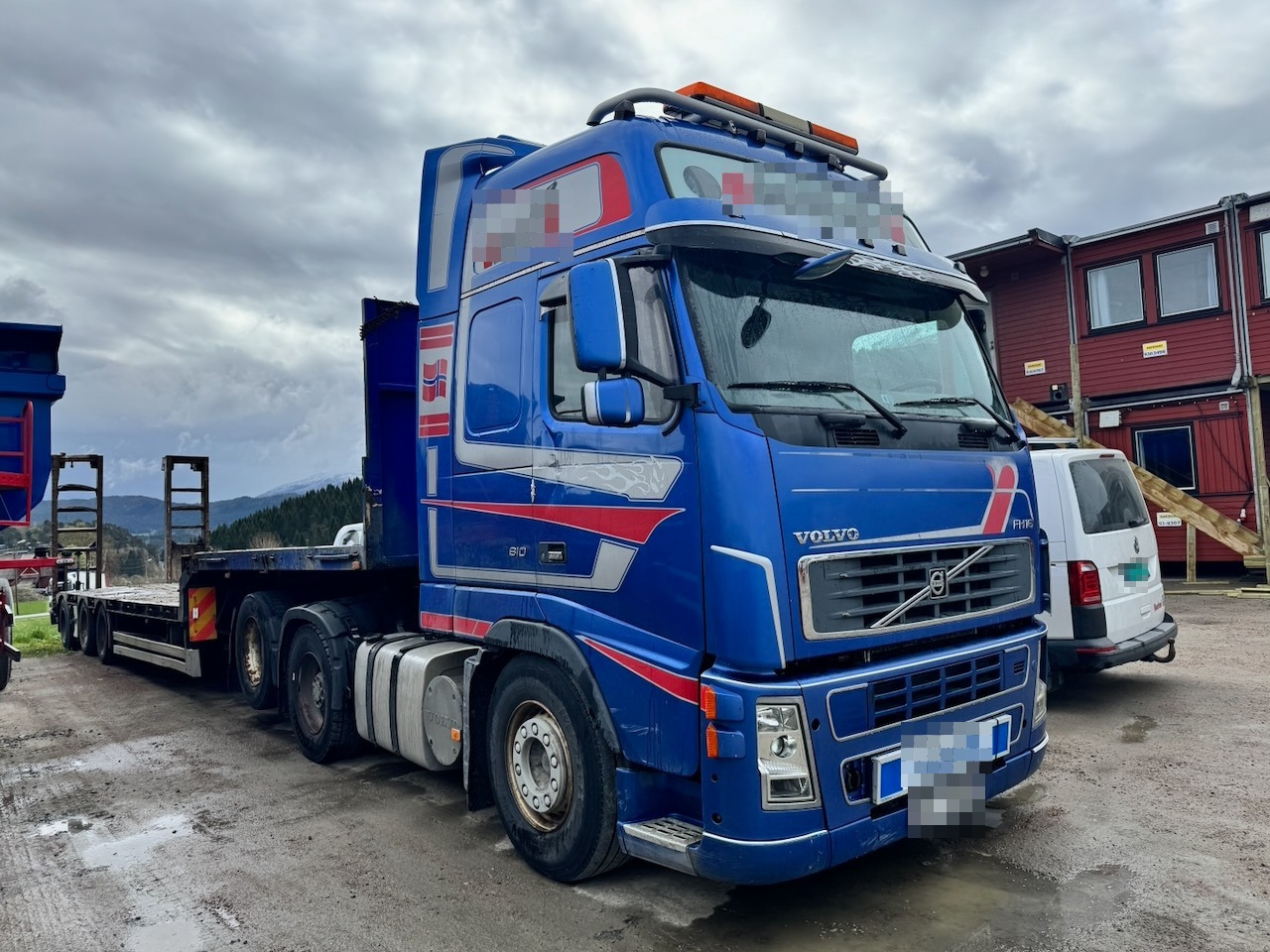 Volvo 2004 Volvo FH16 6x2 Trekkvogn m/tipphydraulikk for tippsemi. - Cap tractor: Foto 1 Volvo 2004 Volvo FH16 6x2 Trekkvogn m/tipphydraulikk for tippsemi. - Cap tractor: Foto 1