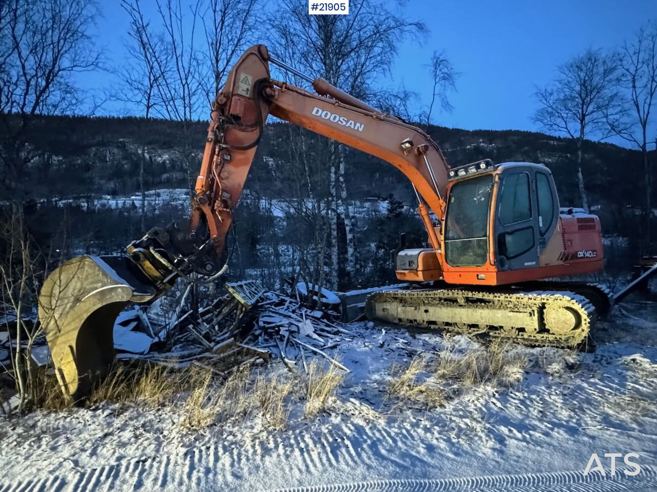 Doosan DX140LC Beltegraver m/ Engcon tilt og 2 skuffer. Nye belter. - Excavator pe şenile: Foto 1 Doosan DX140LC Beltegraver m/ Engcon tilt og 2 skuffer. Nye belter. - Excavator pe şenile: Foto 1