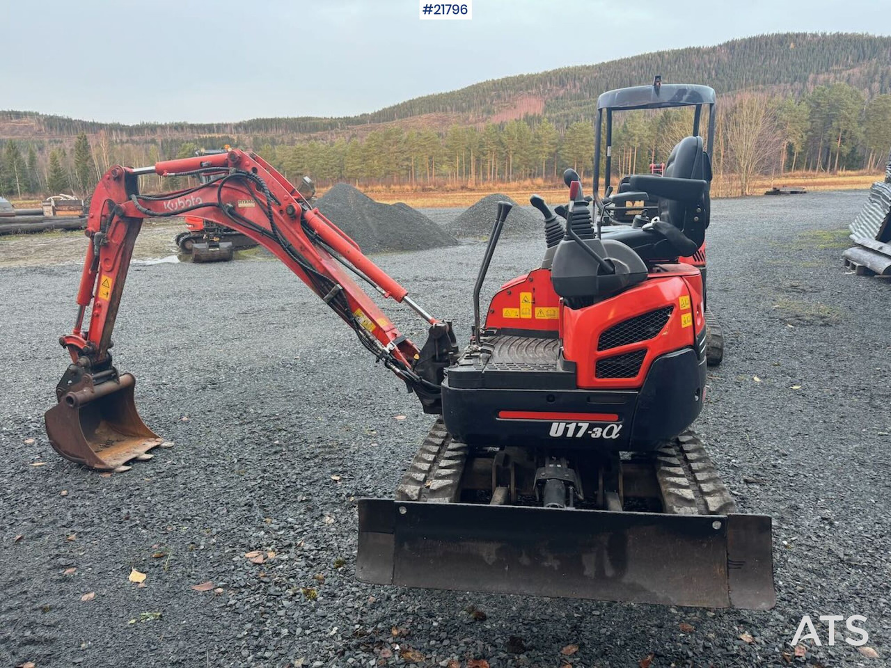 Kubota U17-3a Beltegraver m/ pusseskuffe. Spesialbygd for flytting med hellikopter. - Mini excavator: Foto 1 Kubota U17-3a Beltegraver m/ pusseskuffe. Spesialbygd for flytting med hellikopter. - Mini excavator: Foto 1