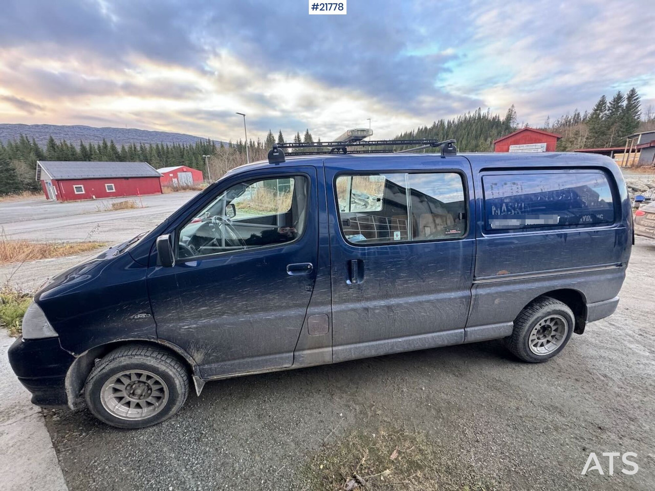 Toyota HIACE - Dubă: Foto 4 Toyota HIACE - Dubă: Foto 4