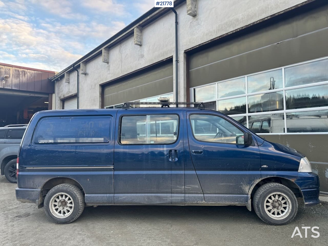 Toyota HIACE - Dubă: Foto 1 Toyota HIACE - Dubă: Foto 1
