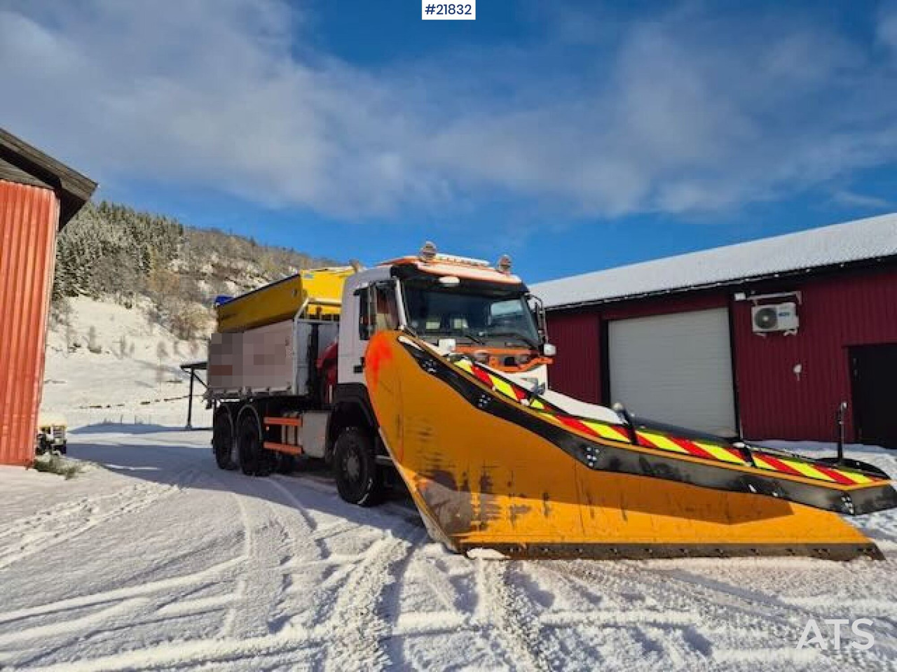 Volvo 2019 Volvo FMX 6x6 brøyterigget tippbil m/ 9,5 t/m kran, 2 sett dekk og lettkasse - Camion basculantă: Foto 5 Volvo 2019 Volvo FMX 6x6 brøyterigget tippbil m/ 9,5 t/m kran, 2 sett dekk og lettkasse - Camion basculantă: Foto 5