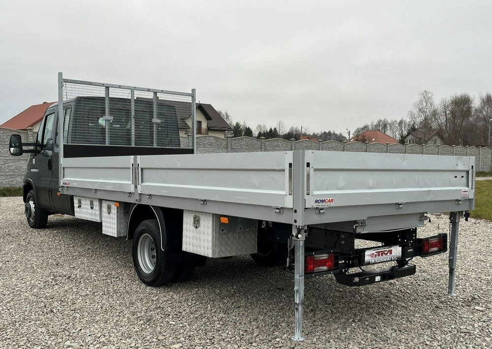 Iveco Daily 70C18 7-osobowy Doka_Brygadowy Skrzynia_5m + HAK 3.0/180KM - Camion platformă: Foto 5 Iveco Daily 70C18 7-osobowy Doka_Brygadowy Skrzynia_5m + HAK 3.0/180KM - Camion platformă: Foto 5