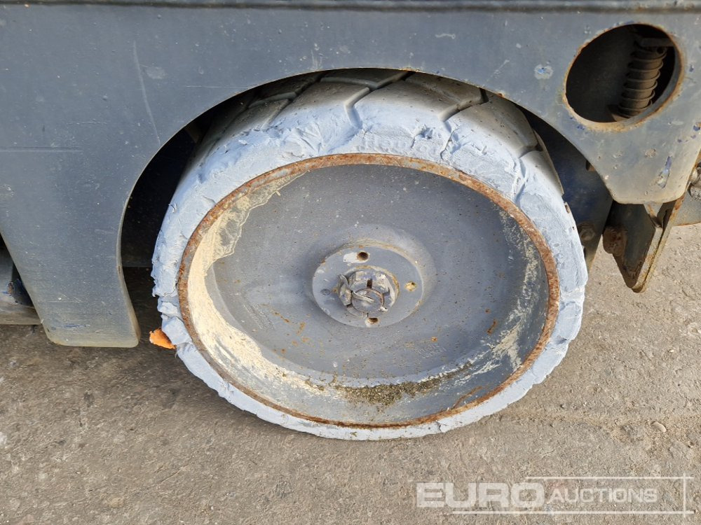 Platforma foarfeca Haulotte Compact 8: Foto 7 Platforma foarfeca Haulotte Compact 8: Foto 7