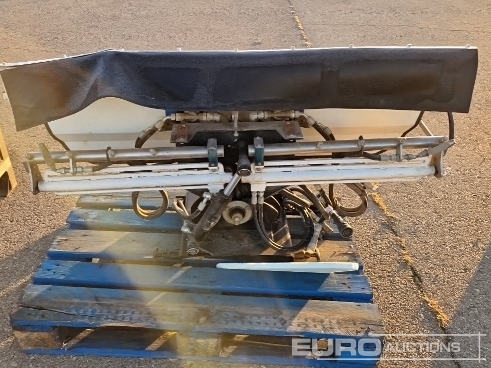 Ausa Sweeper Attachment for Ausa Dumper - Echipamente de constructii: Foto 5 Ausa Sweeper Attachment for Ausa Dumper - Echipamente de constructii: Foto 5