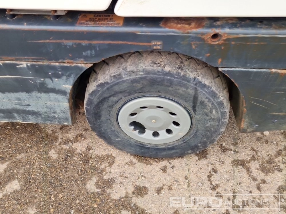 Măturătoare stradală Johnston 142A 101T: Foto 10