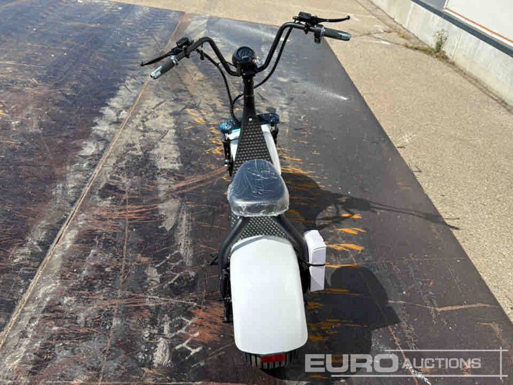 Unused City coco Electric Scooter Max Speed 40km/h, Autonomy 45km / Scooter Eléctrico - Motocicletă: Foto 4 Unused City coco Electric Scooter Max Speed 40km/h, Autonomy 45km / Scooter Eléctrico - Motocicletă: Foto 4