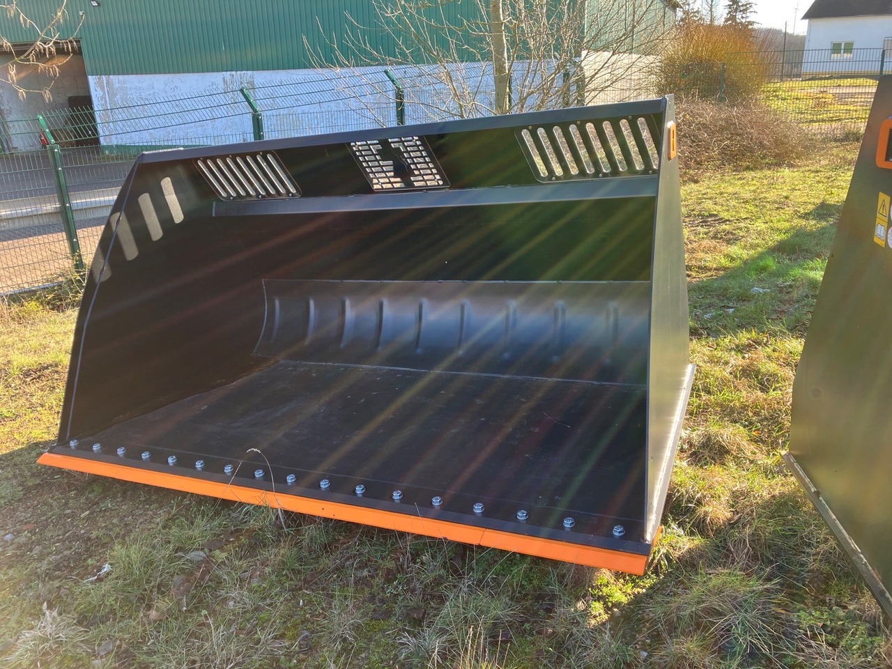 Alö Schaufel VXL 265 - Încarcator frontal pentru tractor: Foto 1 Alö Schaufel VXL 265 - Încarcator frontal pentru tractor: Foto 1