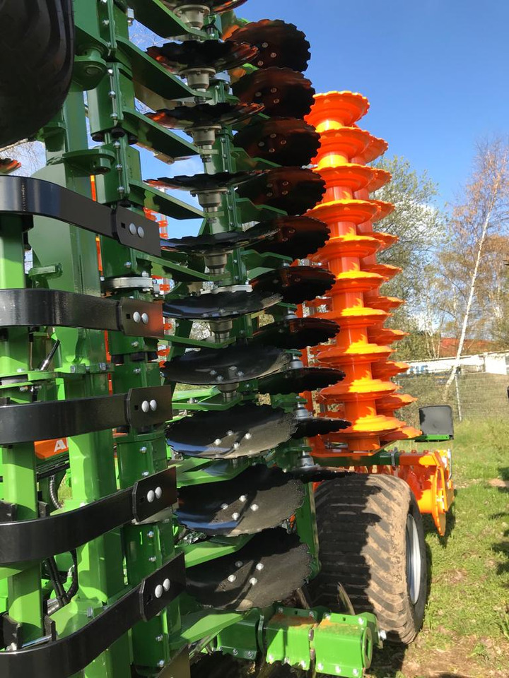 Amazone Catros 8003-2TX - Grapă cu discuri: Foto 5 Amazone Catros 8003-2TX - Grapă cu discuri: Foto 5