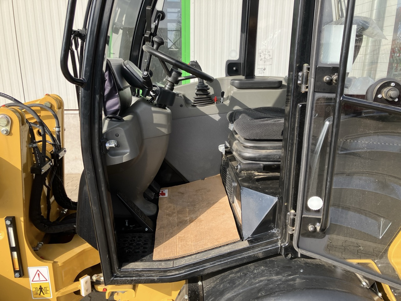 Caterpillar Zeppelin ZL35 - Încărcător frontal pe pneuri: Foto 4 Caterpillar Zeppelin ZL35 - Încărcător frontal pe pneuri: Foto 4