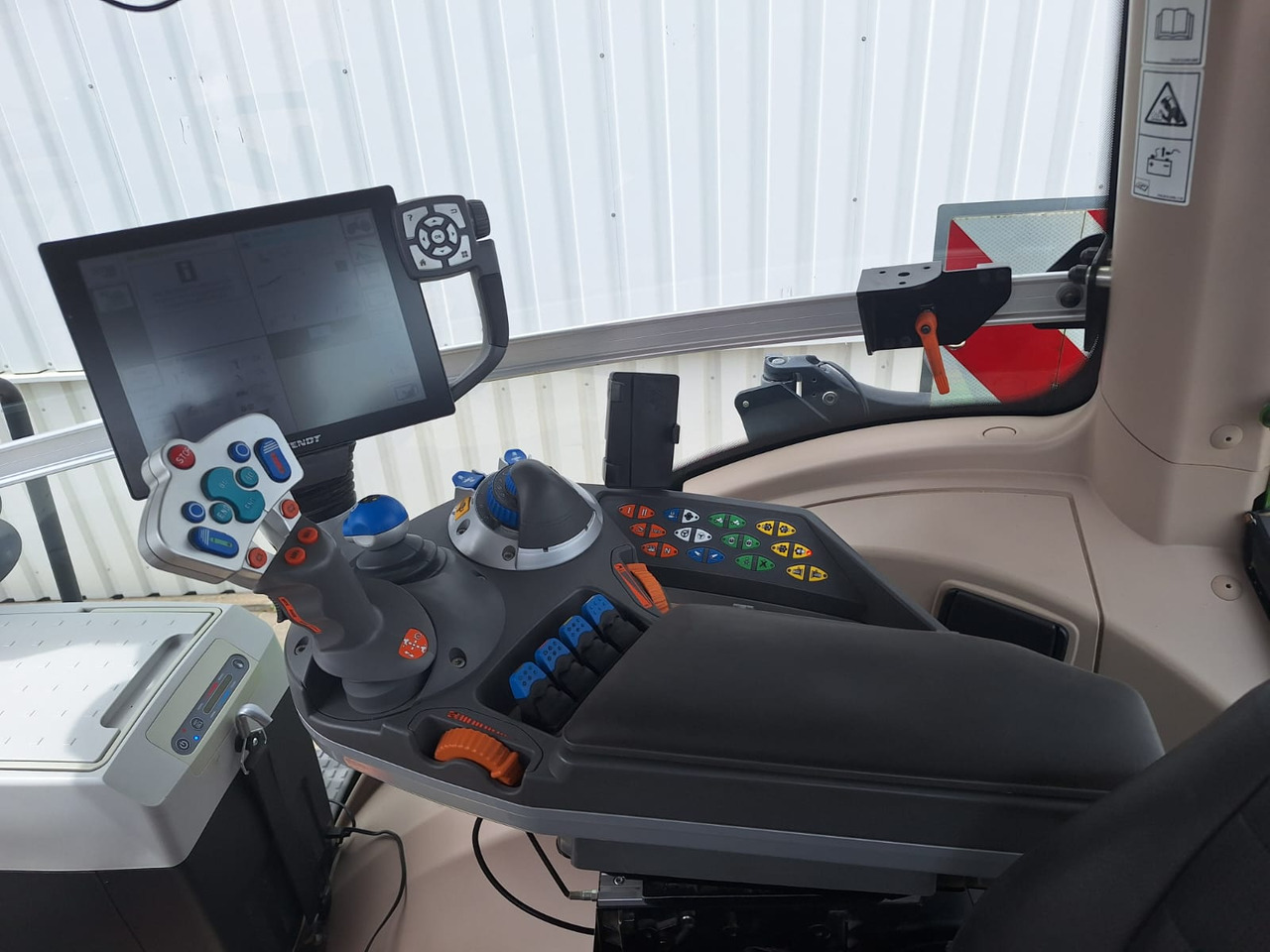 Fendt 828 Vario S4 ProfiPlus - Tractor agricol: Foto 5 Fendt 828 Vario S4 ProfiPlus - Tractor agricol: Foto 5