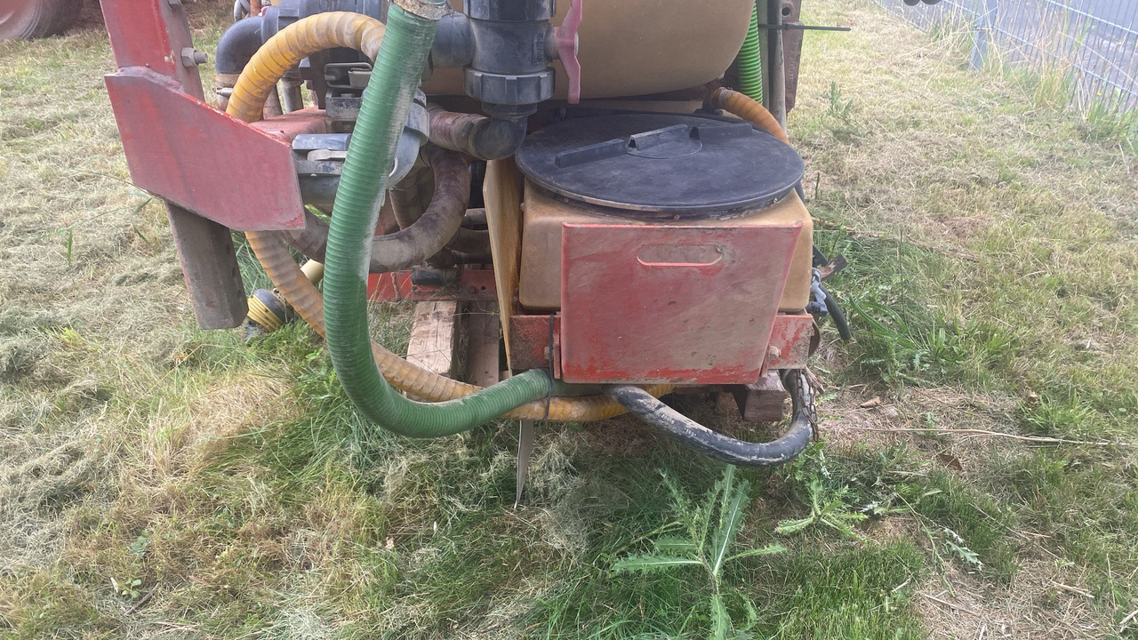 Jacoby Jacoby Eurosuper 1500l 20m - Maşină de erbicidat purtata: Foto 2 Jacoby Jacoby Eurosuper 1500l 20m - Maşină de erbicidat purtata: Foto 2