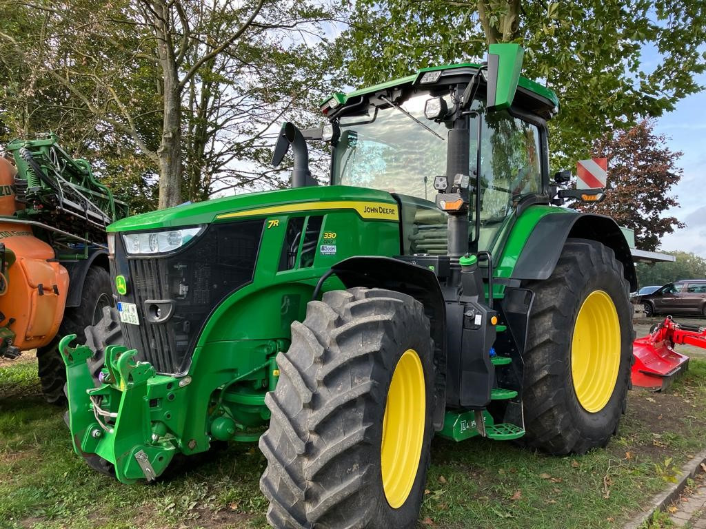John Deere 7R 330 - Tractor agricol: Foto 1 John Deere 7R 330 - Tractor agricol: Foto 1