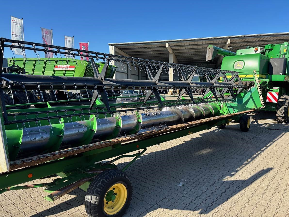 John Deere T660 i Hillmaster - Combină de recoltat cereale: Foto 4 John Deere T660 i Hillmaster - Combină de recoltat cereale: Foto 4