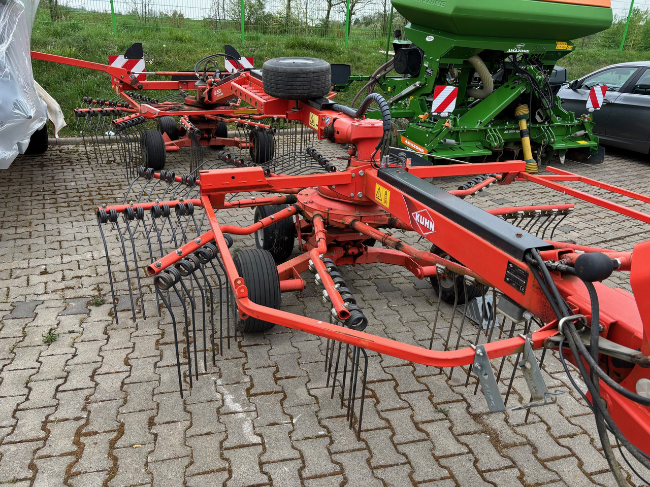 Kuhn Schwader 6632 - Maşină de întors fânul: Foto 4 Kuhn Schwader 6632 - Maşină de întors fânul: Foto 4