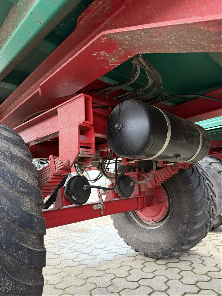 Lomma ZDK 1802 Dreiseitenkipper - Camion basculantă: Foto 4 Lomma ZDK 1802 Dreiseitenkipper - Camion basculantă: Foto 4