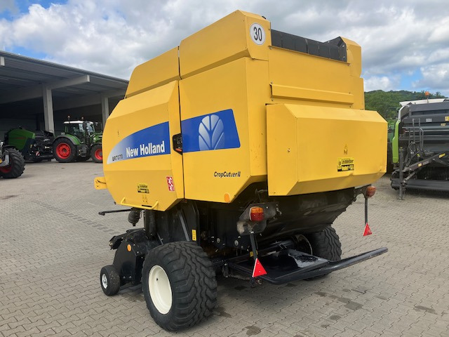New Holland BR 7070 Crop Cutter II - Utilaje pentru fân: Foto 3 New Holland BR 7070 Crop Cutter II - Utilaje pentru fân: Foto 3
