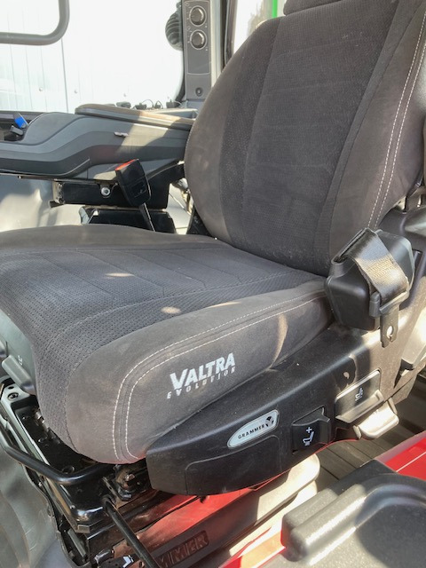 Valtra T 235 Versu - Tractor agricol: Foto 5 Valtra T 235 Versu - Tractor agricol: Foto 5