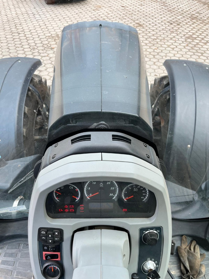 Valtra T214 Direct TwinTrac - Tractor agricol: Foto 2 Valtra T214 Direct TwinTrac - Tractor agricol: Foto 2