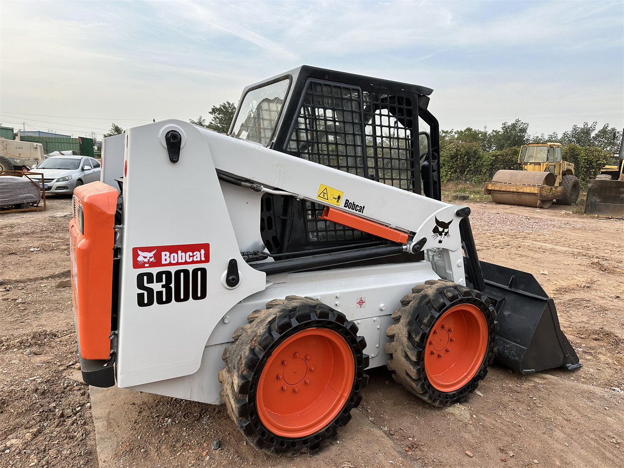BOBCAT S300 - Mini încărcător: Foto 5 BOBCAT S300 - Mini încărcător: Foto 5