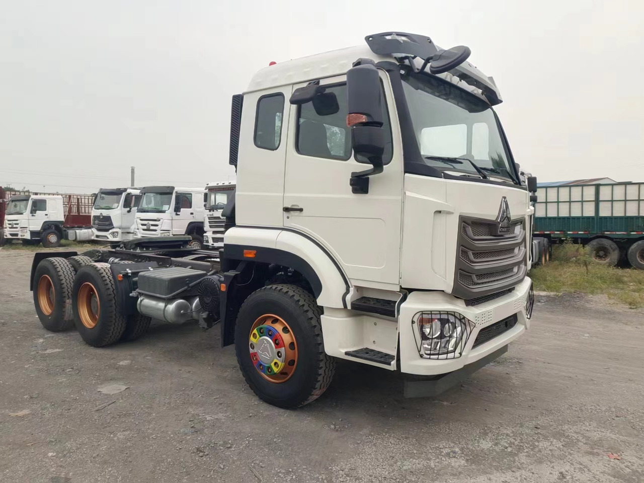 SINOTRUK HOWO 371hp 6X4 Tractor unit - Cap tractor: Foto 3 SINOTRUK HOWO 371hp 6X4 Tractor unit - Cap tractor: Foto 3
