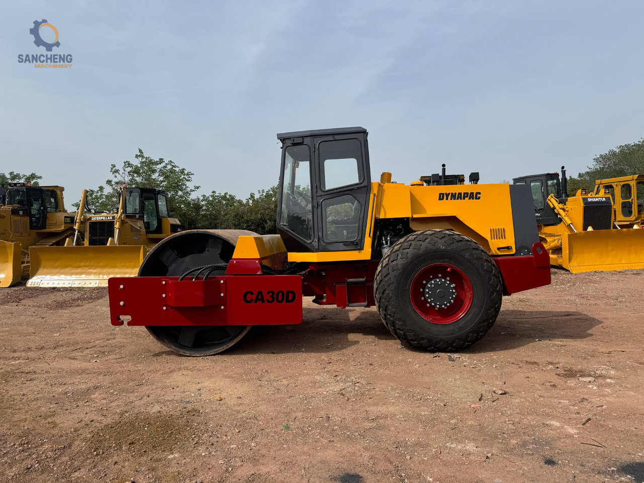 DYNAPAC CA30D - Cilindru compactor: Foto 4 DYNAPAC CA30D - Cilindru compactor: Foto 4