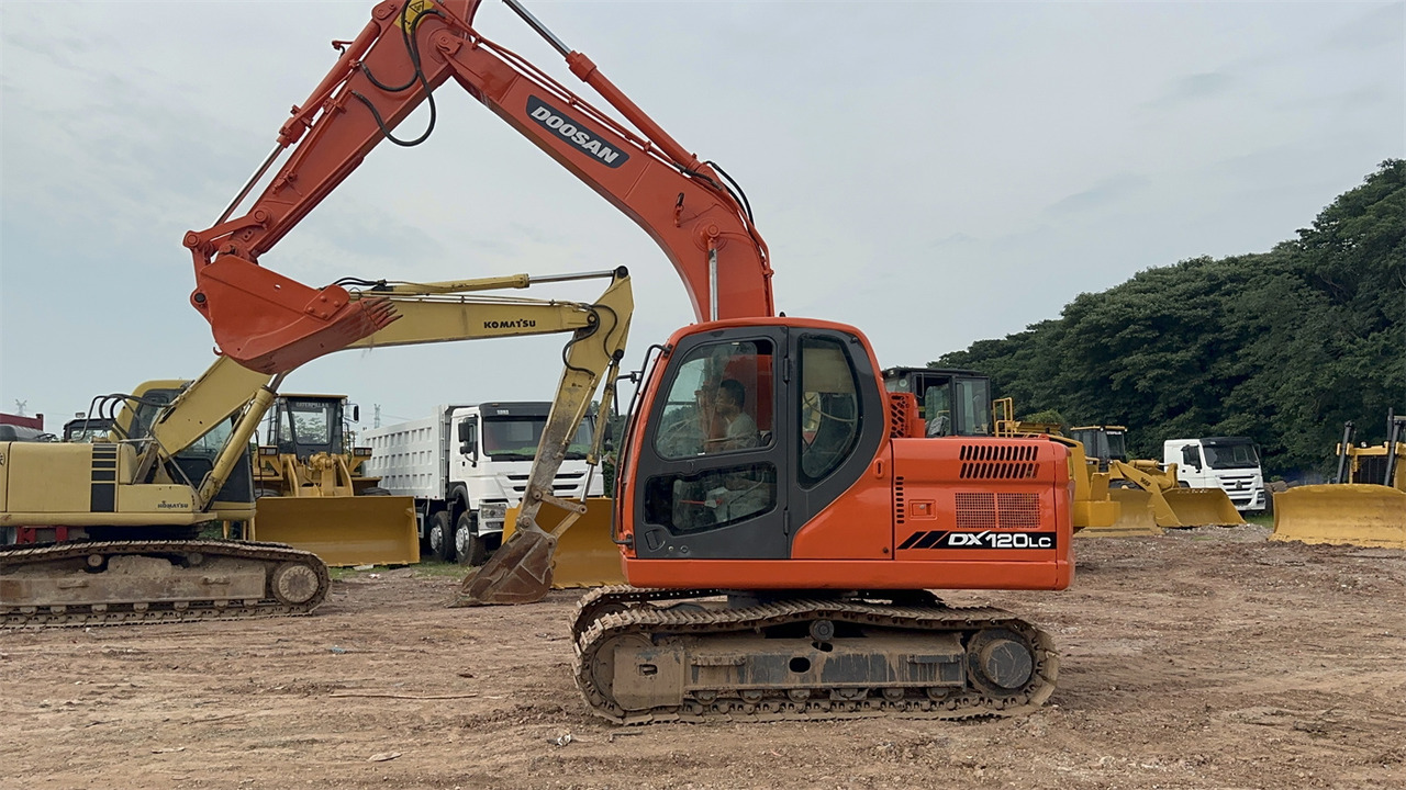 Doosan DX120 - Excavator pe şenile: Foto 4 Doosan DX120 - Excavator pe şenile: Foto 4