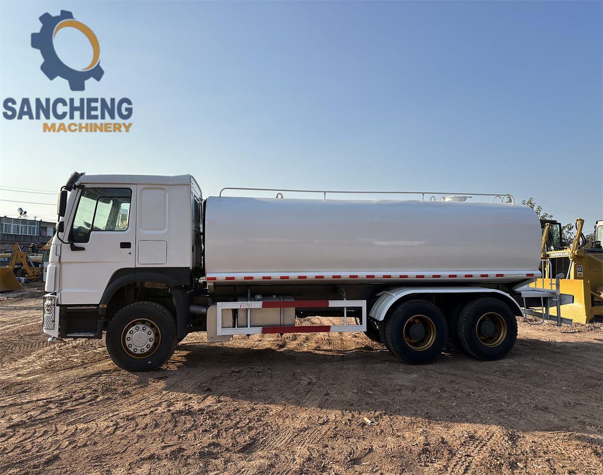 SINOTRUK HOWO 371hp 6x4 - Camion cisternă: Foto 4 SINOTRUK HOWO 371hp 6x4 - Camion cisternă: Foto 4