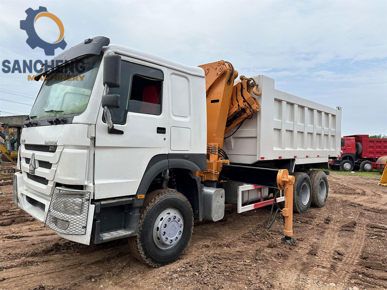 SINOTRUK Howo 371hp 6x4 crane truck - Camion cu macara: Foto 3 SINOTRUK Howo 371hp 6x4 crane truck - Camion cu macara: Foto 3