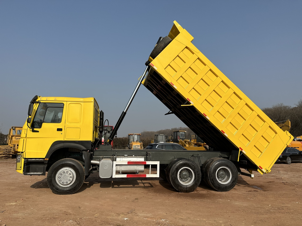 SINOTRUK Howo Dump truck 371 - Camion basculantă: Foto 5 SINOTRUK Howo Dump truck 371 - Camion basculantă: Foto 5