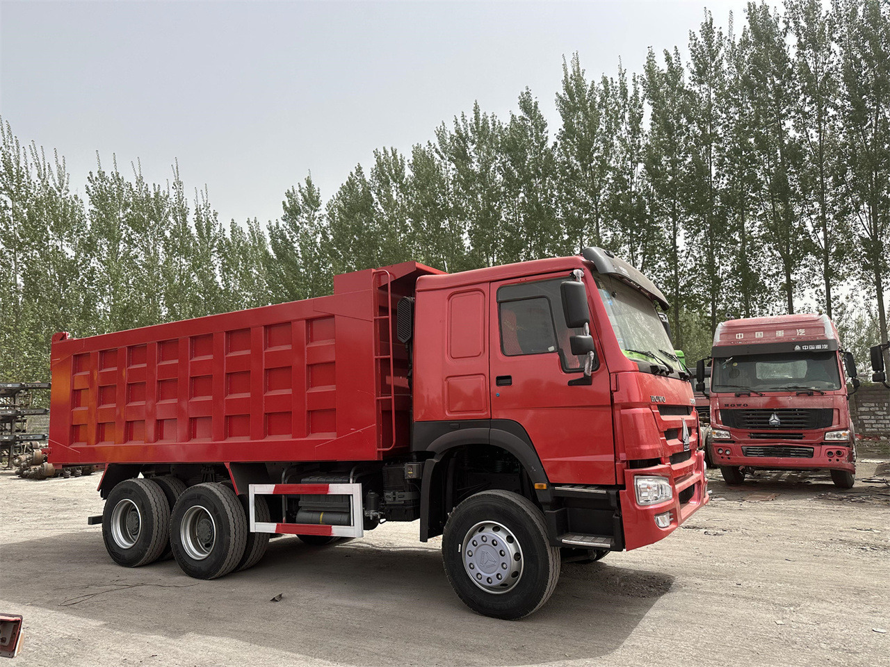 SINOTRUK Howo Dump truck 371 - Camion basculantă: Foto 2 SINOTRUK Howo Dump truck 371 - Camion basculantă: Foto 2
