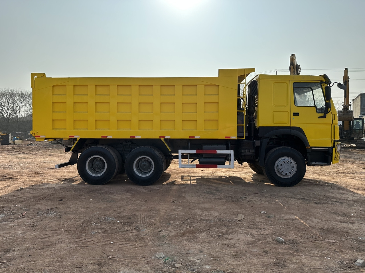 SINOTRUK Howo Dump truck 371hp - Camion basculantă: Foto 5 SINOTRUK Howo Dump truck 371hp - Camion basculantă: Foto 5