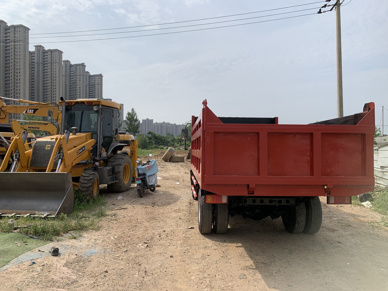 SINOTRUK Howo Dump truck 4x2 - Camion basculantă: Foto 5 SINOTRUK Howo Dump truck 4x2 - Camion basculantă: Foto 5