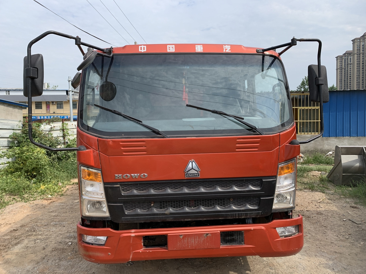 SINOTRUK Howo Dump truck 4x2 - Camion basculantă: Foto 3 SINOTRUK Howo Dump truck 4x2 - Camion basculantă: Foto 3