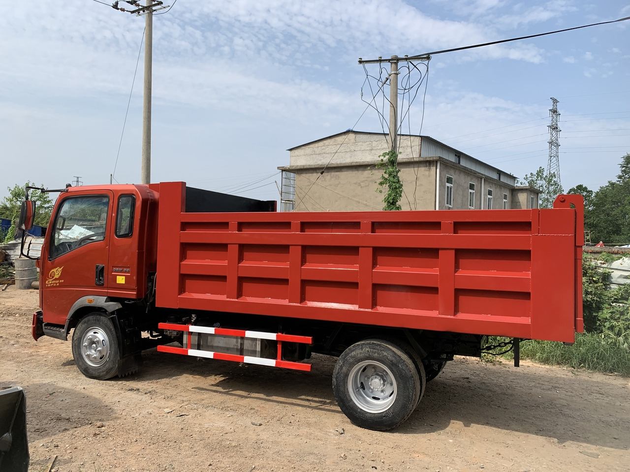SINOTRUK Howo Dump truck 4x2 - Camion basculantă: Foto 4 SINOTRUK Howo Dump truck 4x2 - Camion basculantă: Foto 4