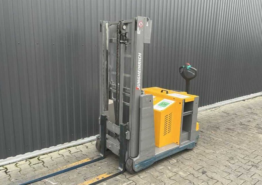 Jungheinrich EJG112 - Transpalet la mare înălţime: Foto 1 Jungheinrich EJG112 - Transpalet la mare înălţime: Foto 1