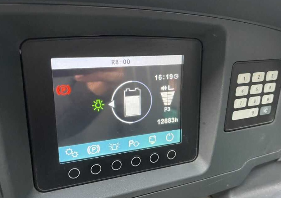 Jungheinrich ETV110 - Stivuitor cu catarg retractabil: Foto 5 Jungheinrich ETV110 - Stivuitor cu catarg retractabil: Foto 5