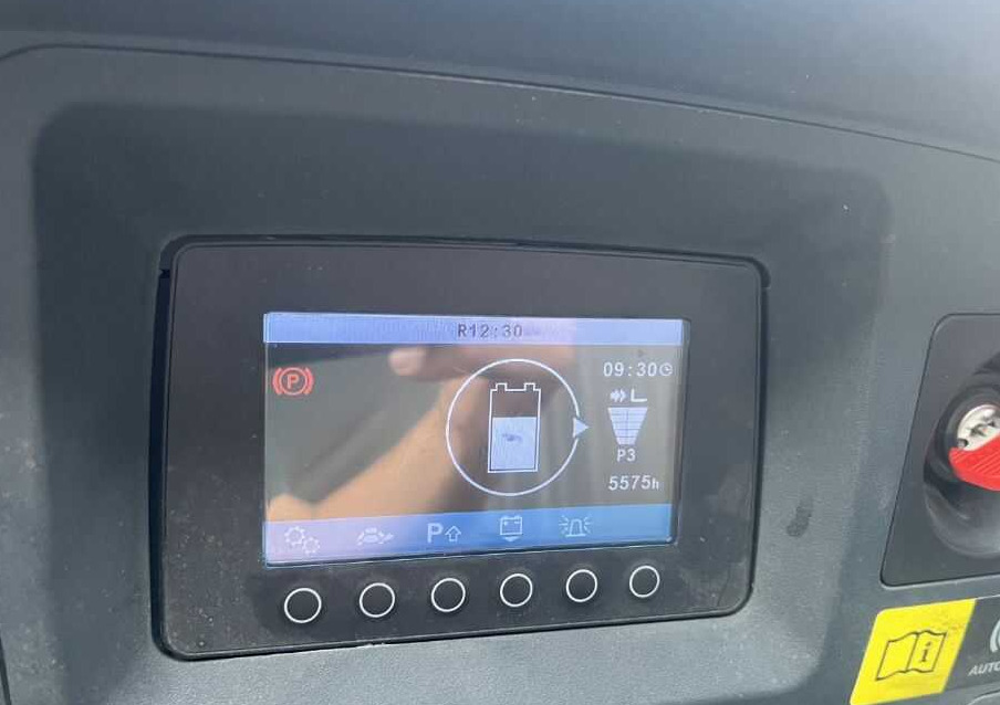 Jungheinrich ETV214 - Stivuitor cu catarg retractabil: Foto 5 Jungheinrich ETV214 - Stivuitor cu catarg retractabil: Foto 5