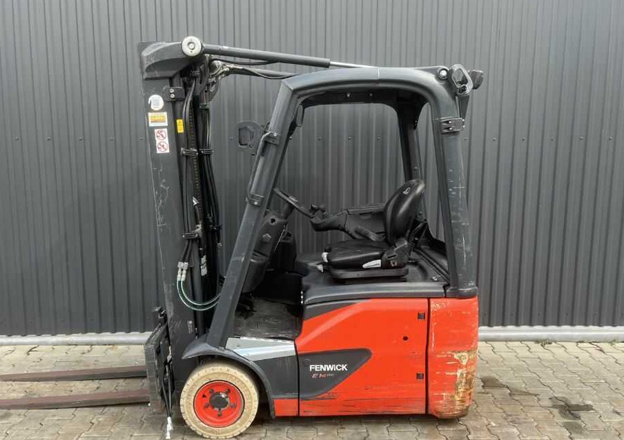 Linde E14-02 - Electrostivuitor: Foto 2 Linde E14-02 - Electrostivuitor: Foto 2