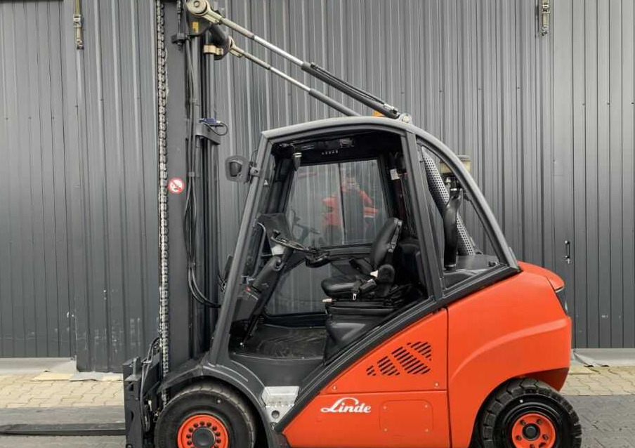 Linde H30D-01 - Stivuitor diesel: Foto 2 Linde H30D-01 - Stivuitor diesel: Foto 2