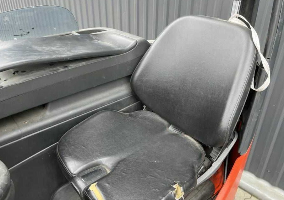 Stivuitor cu catarg retractabil Linde R16-01: Foto 8 Stivuitor cu catarg retractabil Linde R16-01: Foto 8