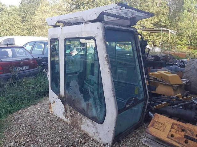 Liebherr A904 R904 A914 R914 A924 R924 A934 R934 A944 R944 A954 R954 - - Cabină pentru Utilaje constructii: Foto 3 Liebherr A904 R904 A914 R914 A924 R924 A934 R934 A944 R944 A954 R954 - - Cabină pentru Utilaje constructii: Foto 3