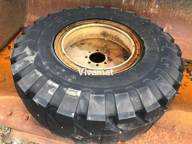 Michelin 17,5 R 25 Xmine D2 - Anvelope și jante: Foto 4 Michelin 17,5 R 25 Xmine D2 - Anvelope și jante: Foto 4