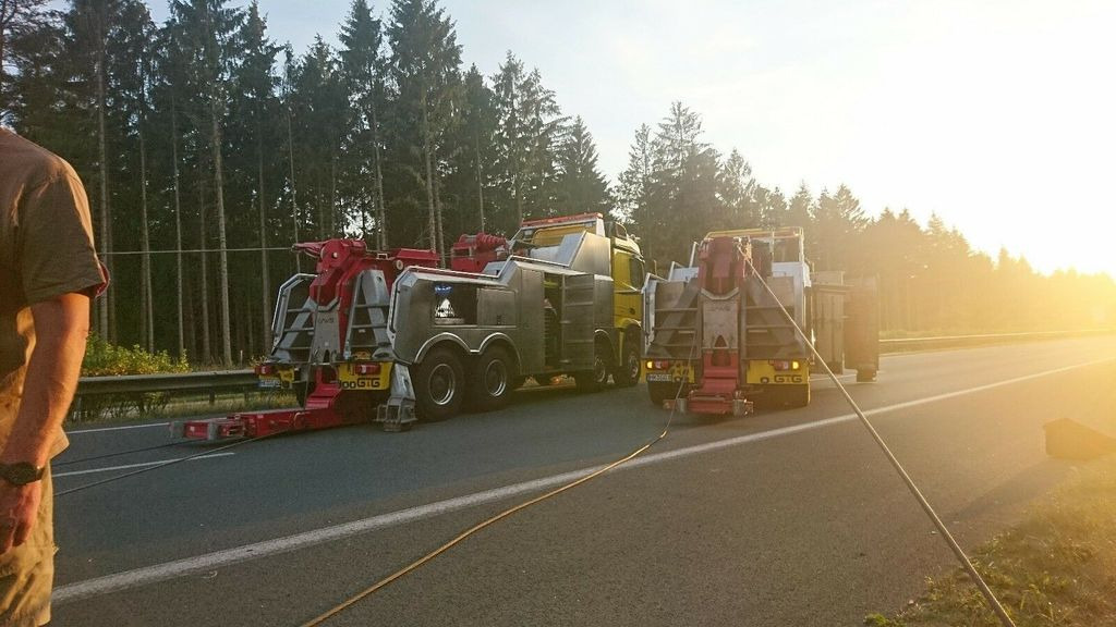 Mercedes-Benz Arocs 8x8 4153 G&G Wrecker Mercedes-Benz Arocs 8x8 4153 G&G Wrecker - Maşină de tractare: Foto 2 Mercedes-Benz Arocs 8x8 4153 G&G Wrecker Mercedes-Benz Arocs 8x8 4153 G&G Wrecker - Maşină de tractare: Foto 2