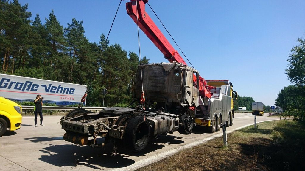 Mercedes-Benz Arocs 8x8 4153 G&G Wrecker Mercedes-Benz Arocs 8x8 4153 G&G Wrecker - Maşină de tractare: Foto 4 Mercedes-Benz Arocs 8x8 4153 G&G Wrecker Mercedes-Benz Arocs 8x8 4153 G&G Wrecker - Maşină de tractare: Foto 4