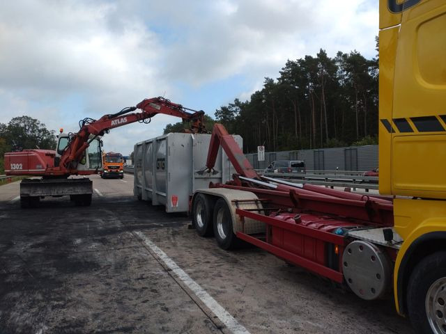 Scania R 730 Abroller voll Luft Scania R 730 Abroller voll Luft - Camion cu cârlig: Foto 2 Scania R 730 Abroller voll Luft Scania R 730 Abroller voll Luft - Camion cu cârlig: Foto 2