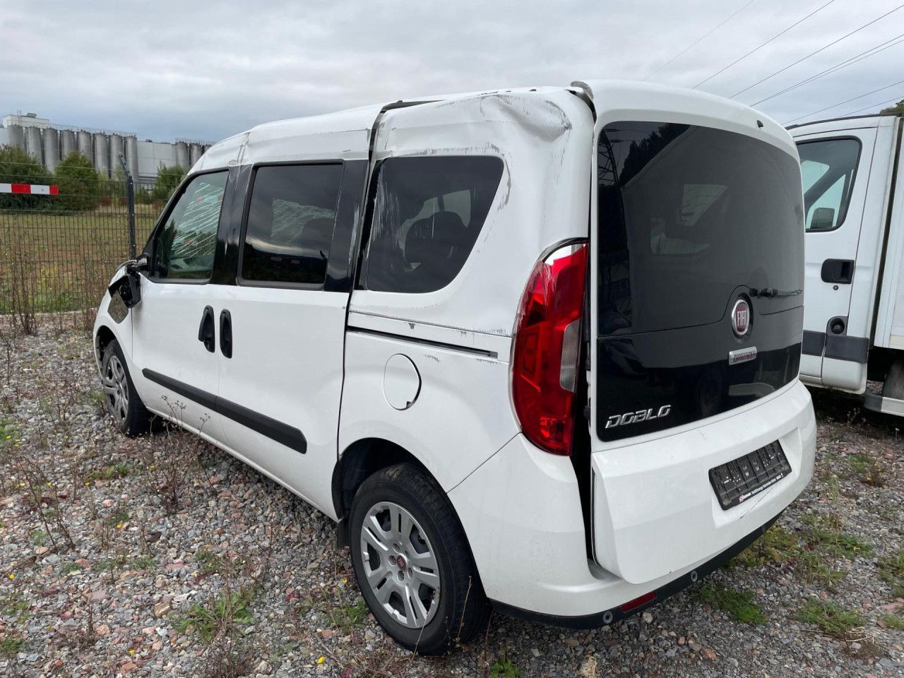 Fiat Doblo Maxi 1.6 M-Jet Euro6 Klima ZV - Transport persoane: Foto 5 Fiat Doblo Maxi 1.6 M-Jet Euro6 Klima ZV - Transport persoane: Foto 5