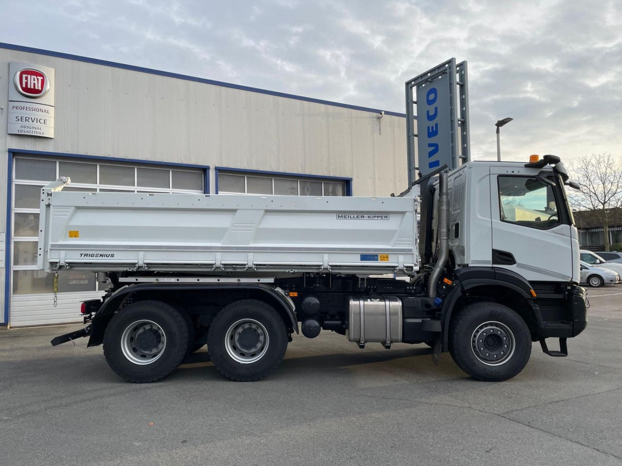 Iveco AD300X54Z HR X-WAY - Autoutilitară basculantă: Foto 3 Iveco AD300X54Z HR X-WAY - Autoutilitară basculantă: Foto 3