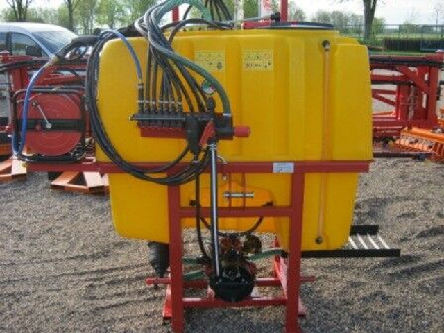 Veldspuit - Maşină de erbicidat purtata: Foto 4 Veldspuit - Maşină de erbicidat purtata: Foto 4