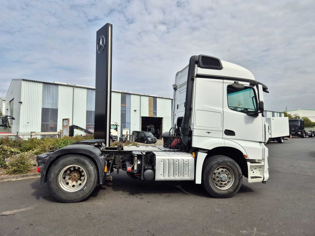 Mercedes-Benz Arocs 1845 LS 4x4 HAD Retarder Hydraulik Navi Mercedes-Benz Arocs 1845 LS 4x4 HAD Retarder Hydraulik Navi - Cap tractor: Foto 5 Mercedes-Benz Arocs 1845 LS 4x4 HAD Retarder Hydraulik Navi Mercedes-Benz Arocs 1845 LS 4x4 HAD Retarder Hydraulik Navi - Cap tractor: Foto 5